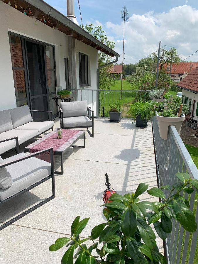 Fe Wo Brunnen - 120 Qm - Ruhige Lage - Viel Natur- Komfortabel - Grosser Balkon Und Garten 梅明根 外观 照片