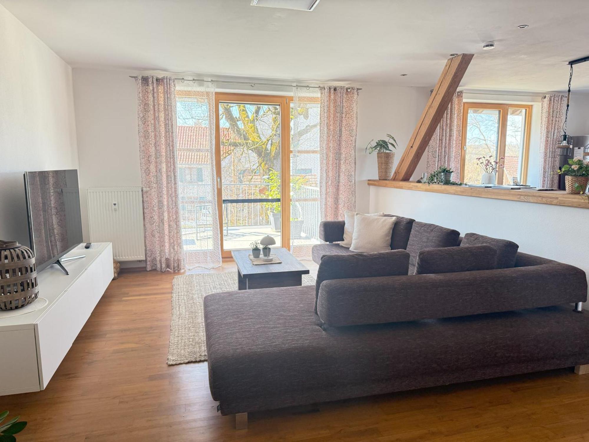 Fe Wo Brunnen - 120 Qm - Ruhige Lage - Viel Natur- Komfortabel - Grosser Balkon Und Garten 梅明根 外观 照片
