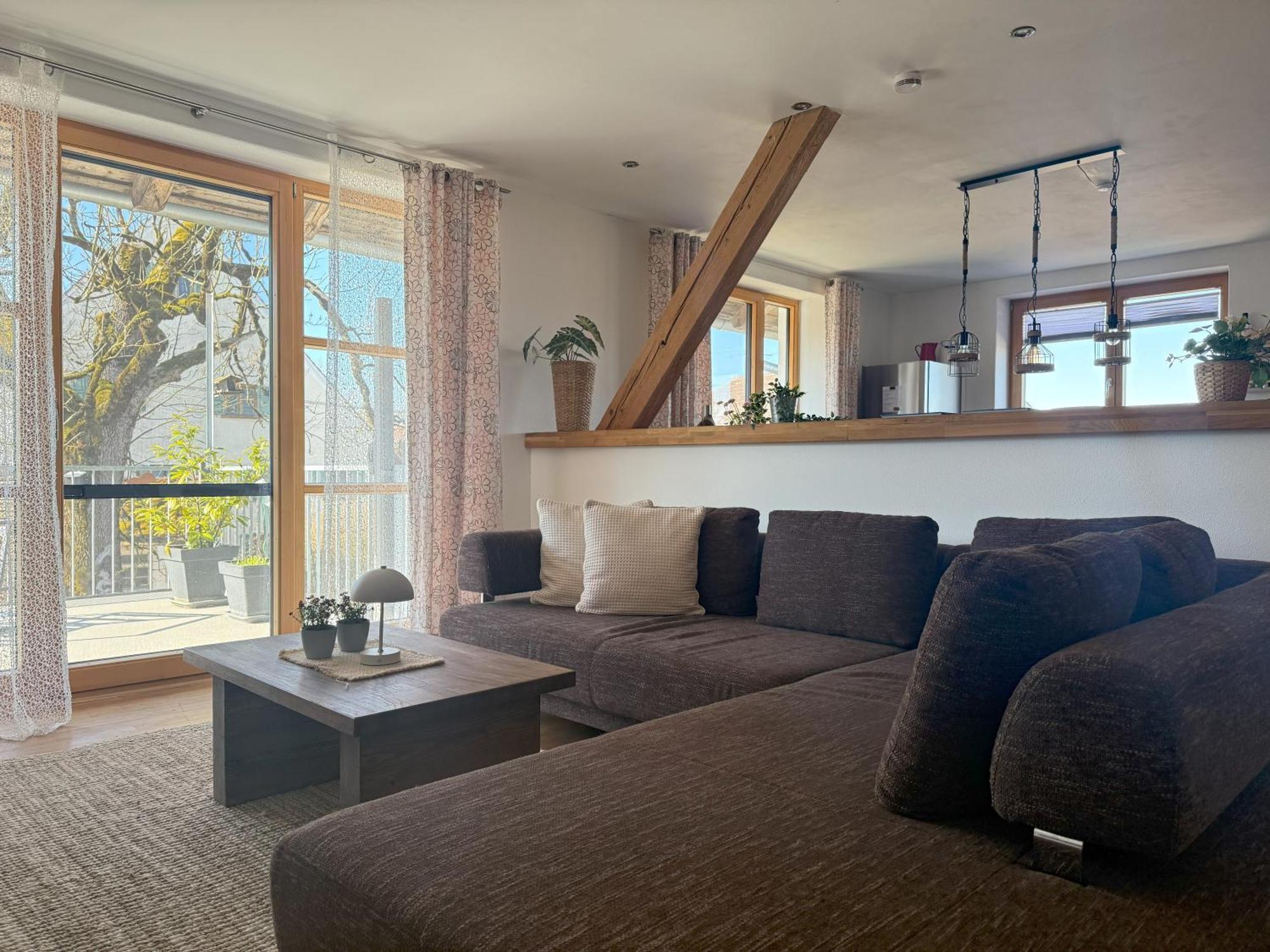 Fe Wo Brunnen - 120 Qm - Ruhige Lage - Viel Natur- Komfortabel - Grosser Balkon Und Garten 梅明根 外观 照片