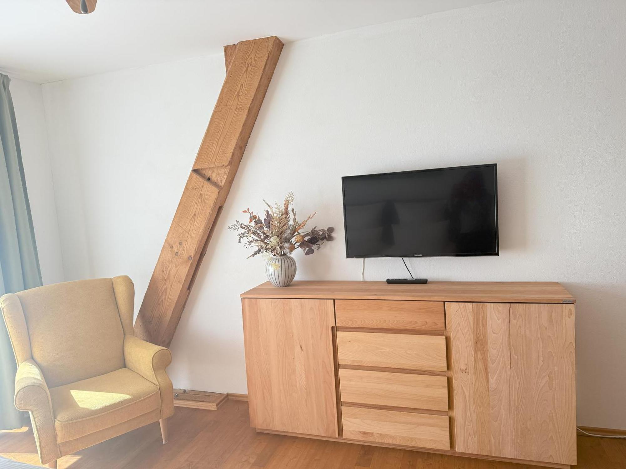 Fe Wo Brunnen - 120 Qm - Ruhige Lage - Viel Natur- Komfortabel - Grosser Balkon Und Garten 梅明根 外观 照片