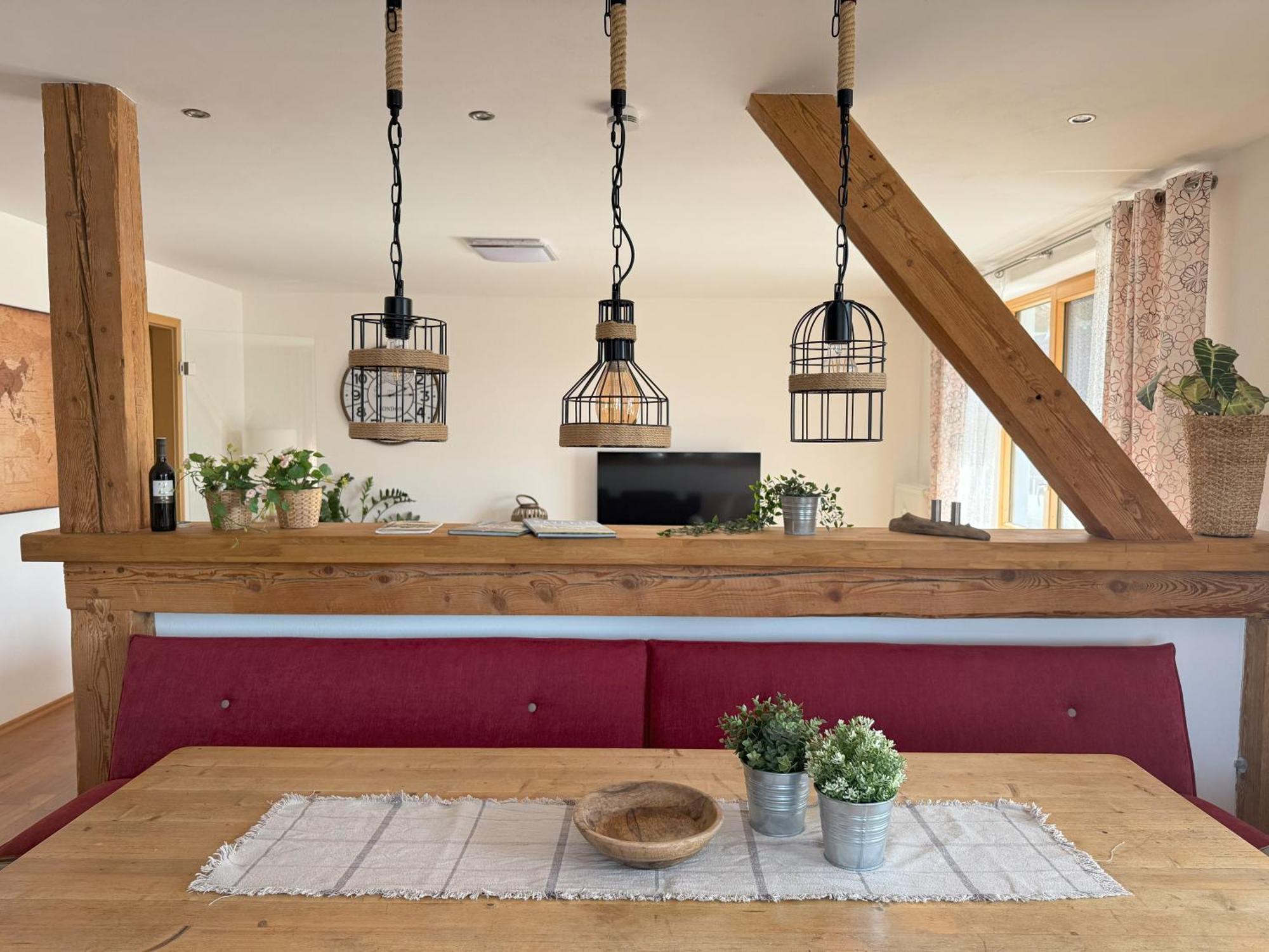Fe Wo Brunnen - 120 Qm - Ruhige Lage - Viel Natur- Komfortabel - Grosser Balkon Und Garten 梅明根 外观 照片