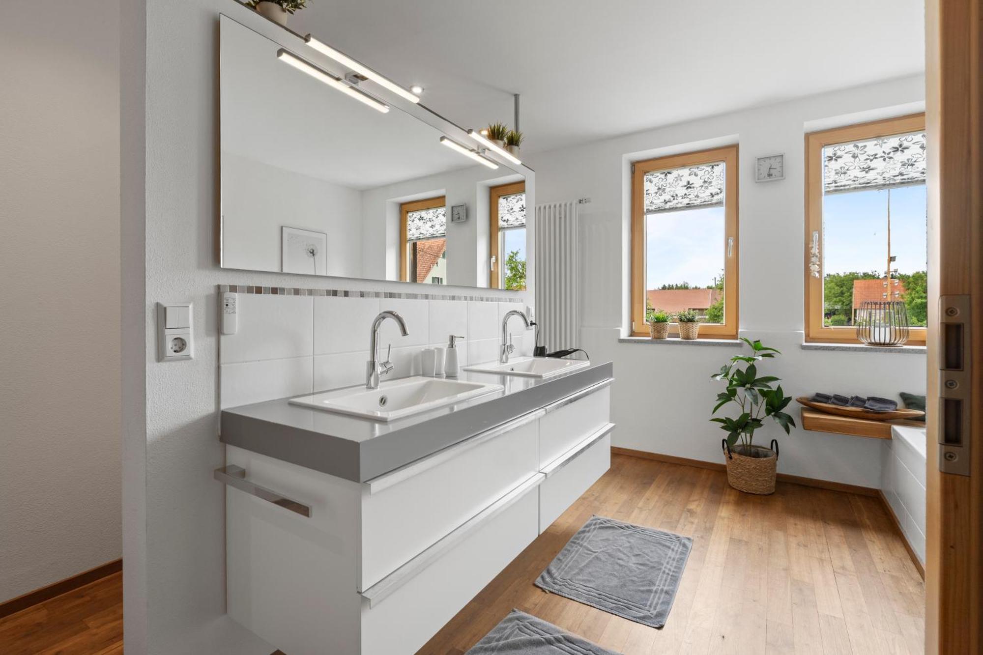 Fe Wo Brunnen - 120 Qm - Ruhige Lage - Viel Natur- Komfortabel - Grosser Balkon Und Garten - 3D Rundgang Verfuegbar 梅明根 外观 照片